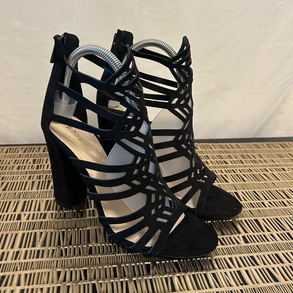 Bamboo Women’s Black Widow Chunky Encounter 47V Heels‎ Size 8.5
